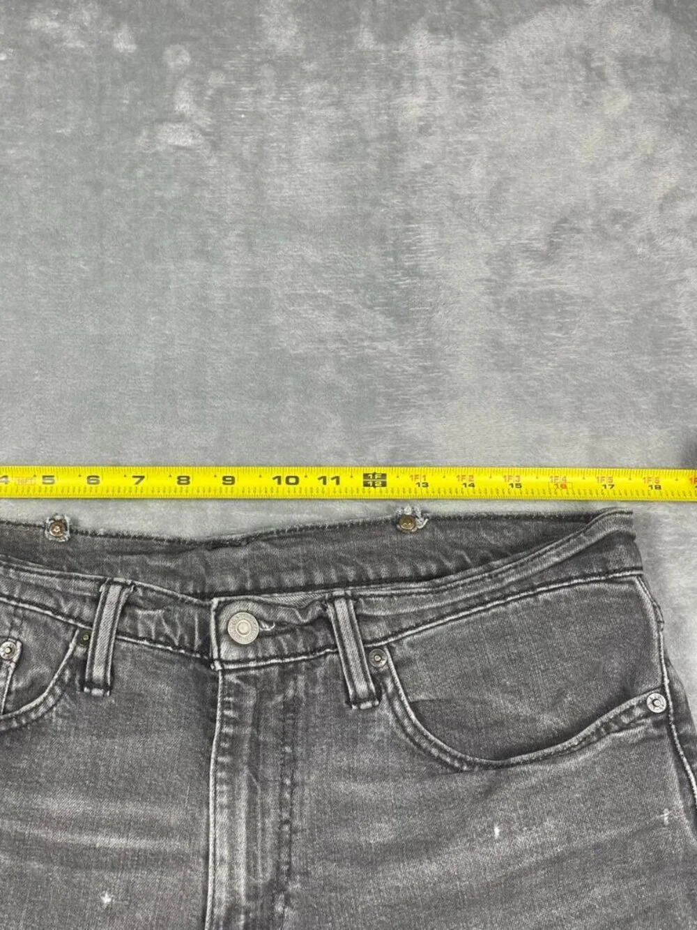 Levis good 📏